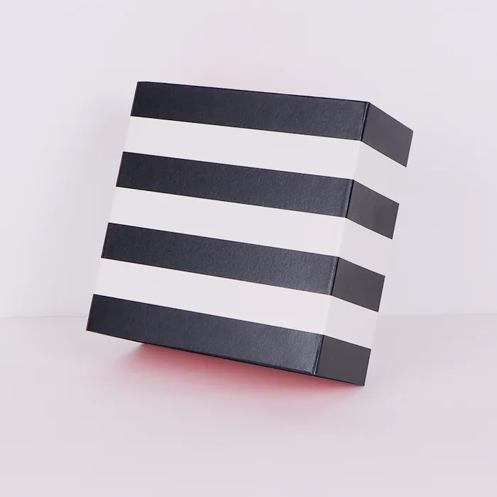 Stalčių dovanų dėžutės